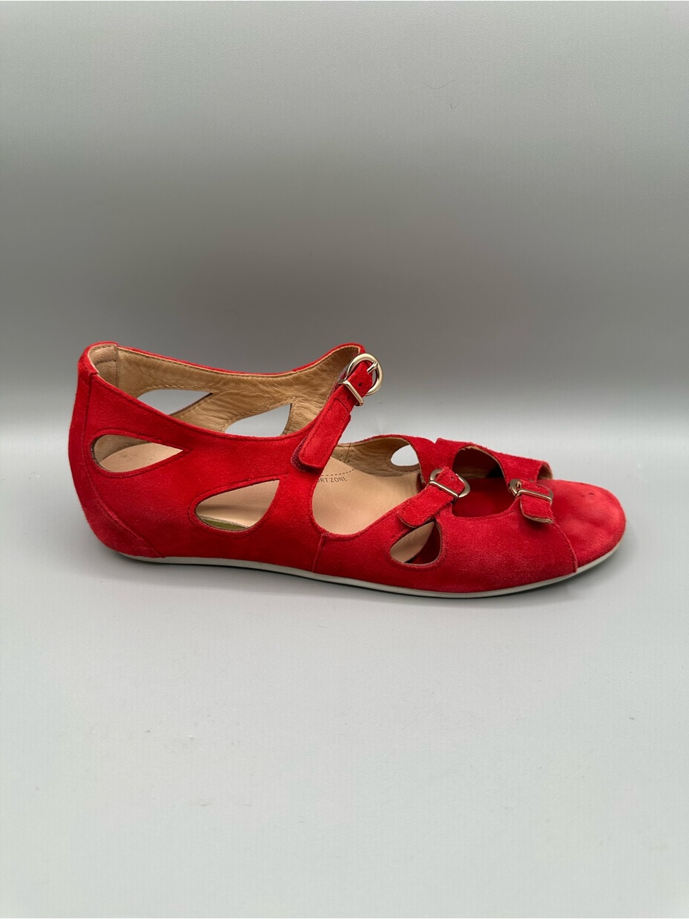 Ziera Demi Sandal Low Profile Flat Geometric Cutouts Women 37 Red Suede